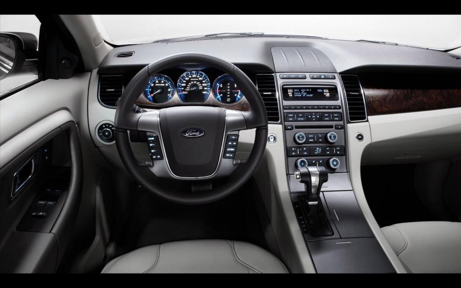  Ford Taurus Limited 2010 года  (фото 2 из 43)